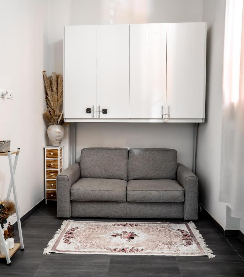 Charming Frescoed Loft Apartment Bologna Bagian luar foto